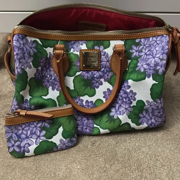 Dooney & Bourke purse. - Picture 6 of 9